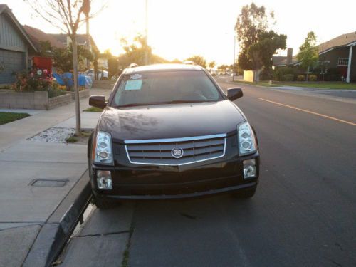 One owner super clean 2005 cadillac srx awd