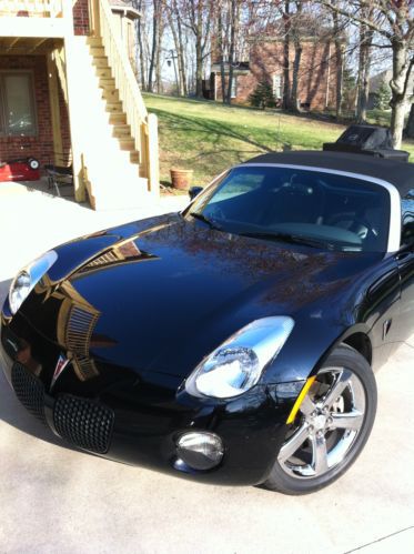 2006 pontiac  solstice blk 5 speed manual