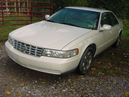 2000 cadillac deville base 4.6l pearl white