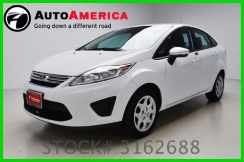 We finance! 14847 miles 2013 ford fiesta se  moonroof 1.6l i4 16v premium