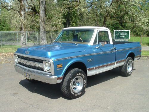 1970 chevy c-10 factory cst/10 short bed 4x4