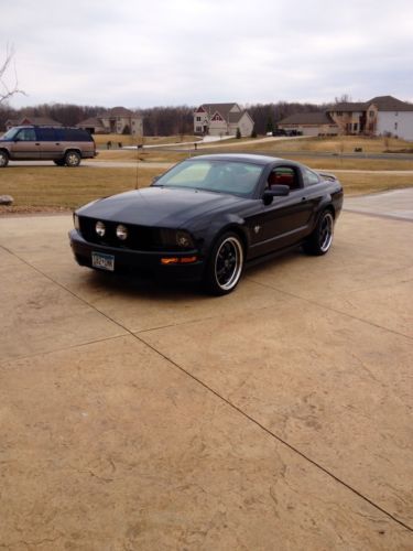 2009 ford mustang gt coupe 2-door 4.6l 45th anniversary edition