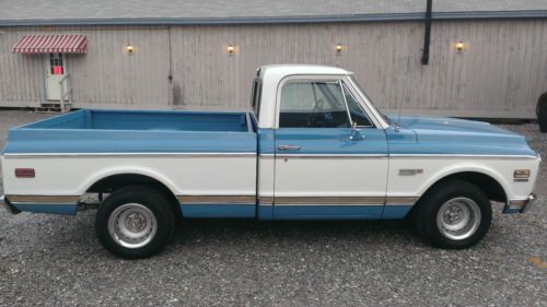 1972 chevy c-10 six foot bed blue &amp; white