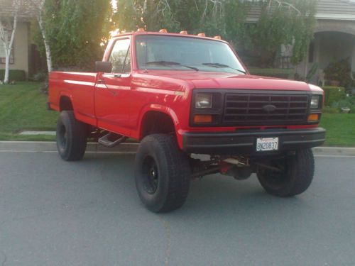 1986 Ford F250 4X4, image 4
