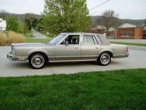 1988 lincoln town car .. 9k actual miles..  1 owner .  garage kept since new .