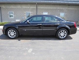 2010 chrysler 300 300c 5.7 v8 hemi
leather navigation chrome wheels sedan car