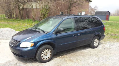 2002 chryslertown &amp; country mini van