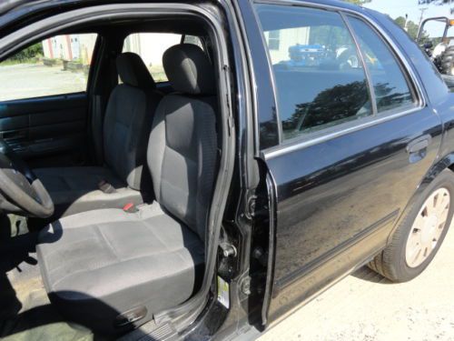 2009 Black Ford Crown Victoria 4 Door Sedan One Owner, image 10