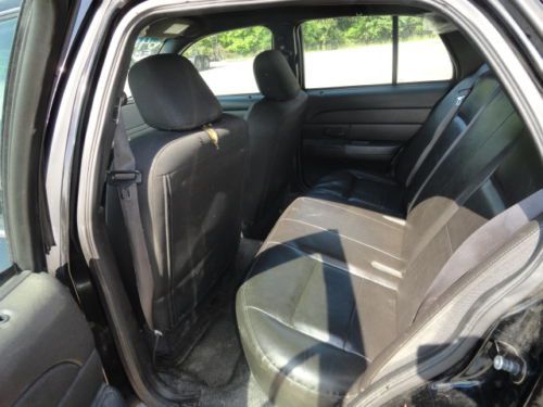 2009 Black Ford Crown Victoria 4 Door Sedan One Owner, image 12