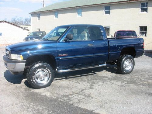 02 dodge ram 2500slt plus 4x4 quad shortbox leather cummins diesel 124k mint