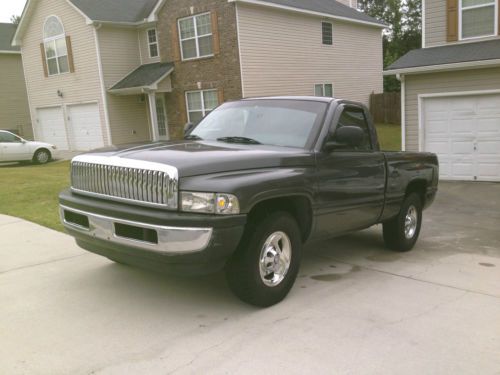 V6 dodge ram 1500 3.9l in godd condition