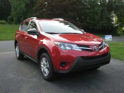 *make offer* 2014 toyota rav4, 1761 miles, backup camera, bluetooth, clean title