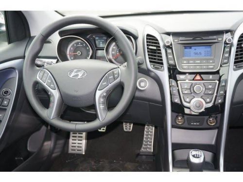 2014 hyundai elantra gt base