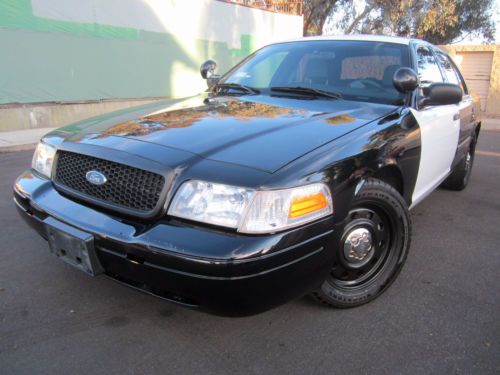 2009 ford crown victoria (p71) black &amp; white in great running conditions/shape