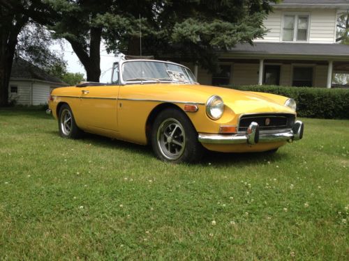 1971 mgb convertible summer and fall fun! roadster classic british sportscar