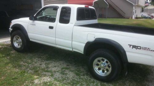 2003 toyota tacoma dlx extended cab pickup 2-door 2.7l