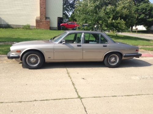 1987 jaguar vanden plas