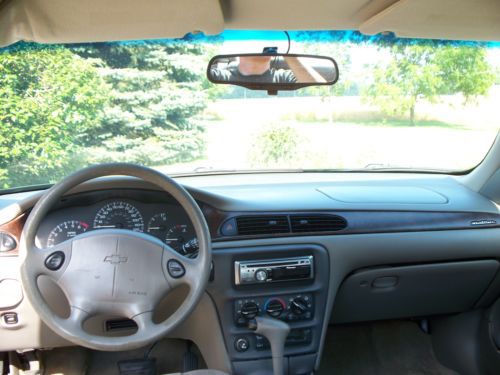 1998 Chevrolet Malibu LS Sedan 4-Door 3.1L, image 13