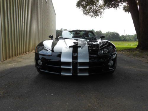 2006 dodge viper srt10 convertible, black/silver stripe, one owner, please read!