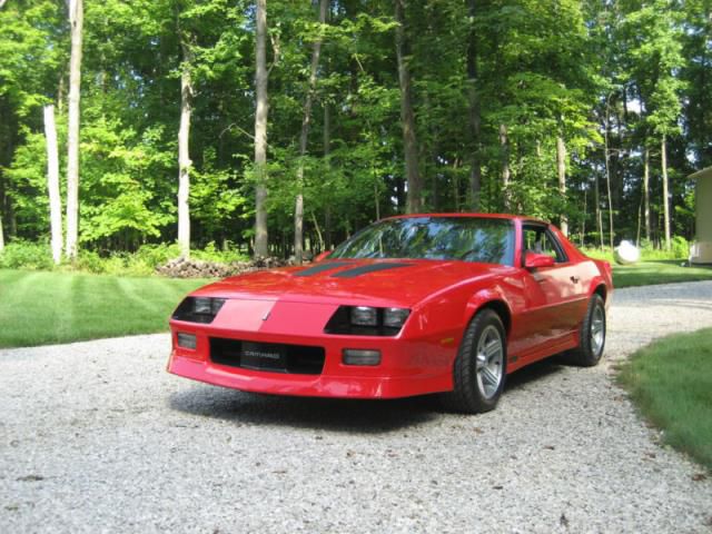 Chevrolet camaro iroc-z 1le