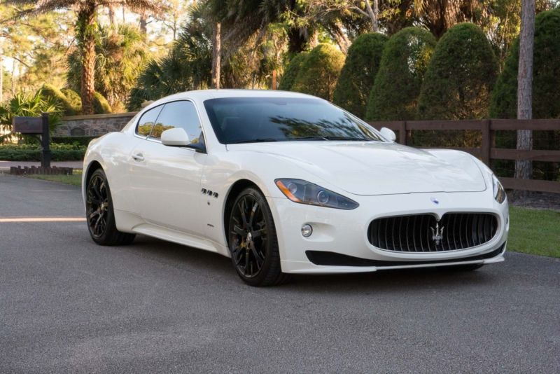 2011 maserati gran turismo