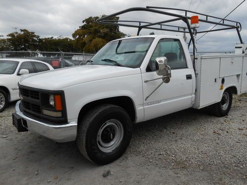 2000 chevy 3500 reg cab utility body diesel (low miles)