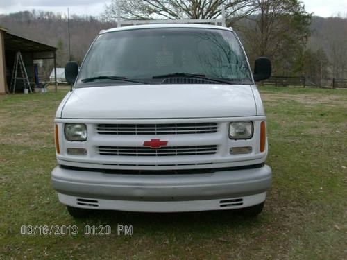 2001 chevrolet express 3500 base standard cargo van 3-door 5.7l