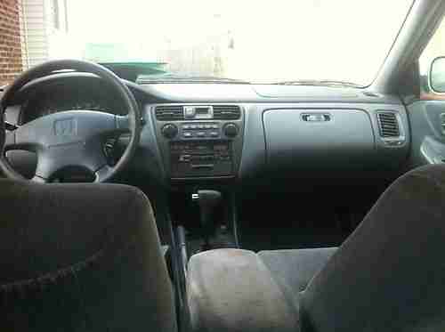1998 Honda Accord LX Sedan 4-Door 2.3L, image 5