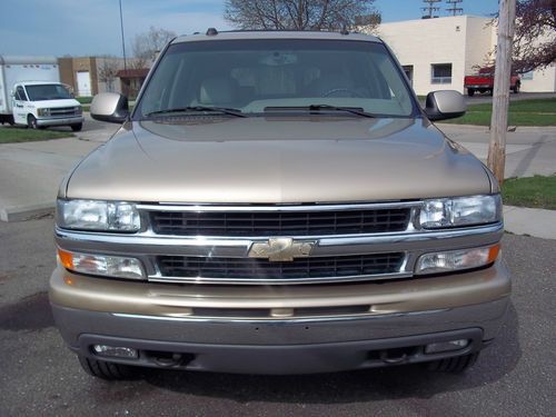 2004 chevrolet suburban 1500 lt sport utility 4-door 5.3l