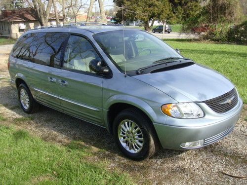 2003 chrysler town &amp; country limted mini van 35200 miles