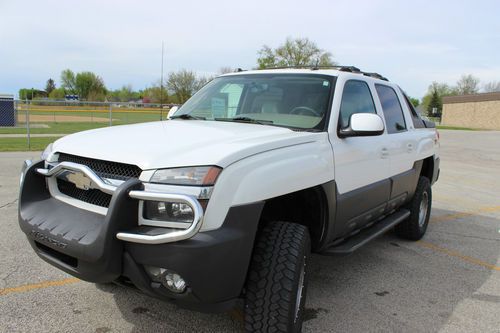 2005 chevrolet avalanche 1500 z71 crew cab pickup 4-door 5.3l