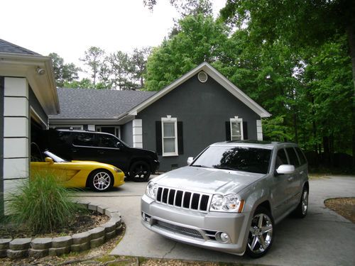 2006 jeep grand cherokee srt8  6.1l hemi awd upgrades fastest suv ever exhaust