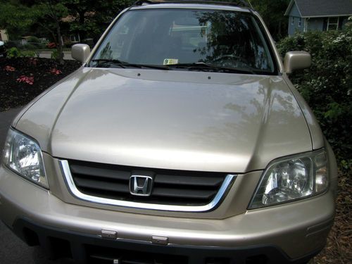 2001 HONDA CRV SE 4WD 138,000 GOLD 4dr SUVcharcoal leather seats DE tagged, image 3