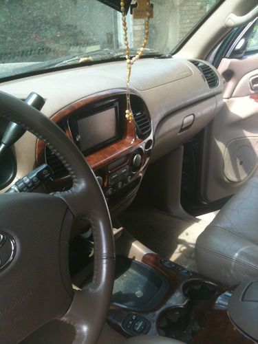 2004 Toyota Sequoia Limited Sport Utility 4-Door 4.7L, image 18