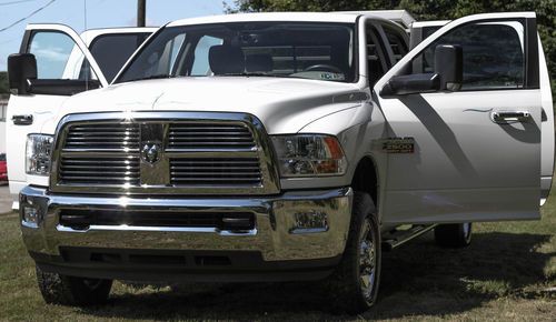 2010 dodge ram 2500 slt extended crew cab pickup 4-door 5.7l hemi flatbed