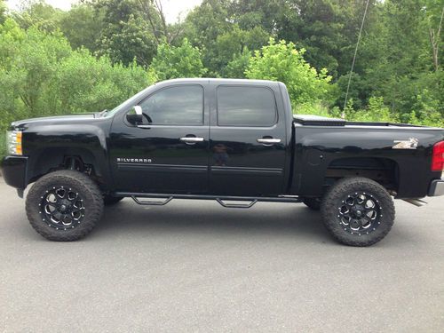 Lt 4 door 4wd 6" pro comp 20" fuel rims with 35" nitto trail grappler mud terrai