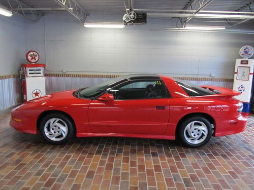 1993 Pontiac Firebird Trans Am Coupe 2-Door 5.7L, US $8,995.00, image 13
