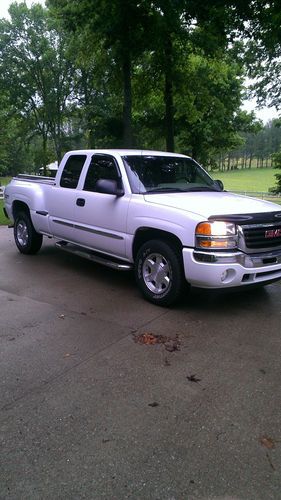 2005 gmc sierra 1500 slt extended cab pickup 4-door 5.3l