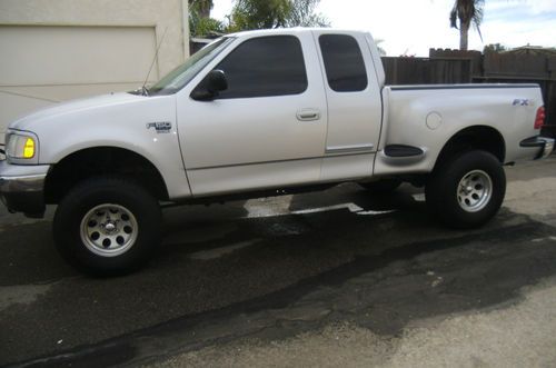 2002 ford f-150 xlt extended cab pickup 4-door 5.4l