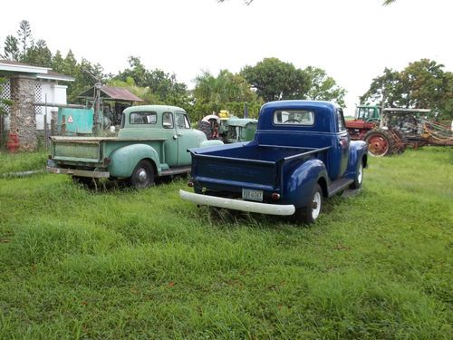 2 trucks    1951,1952