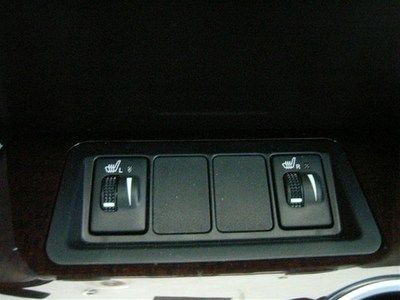 XLE V6 New 3.5L Bluetooth Radio: Display Audio w/Nav/Entune & JBL Safety Connect, image 24