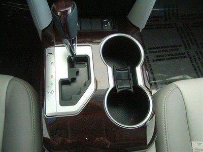 XLE V6 New 3.5L Bluetooth Radio: Display Audio w/Nav/Entune & JBL Safety Connect, image 26