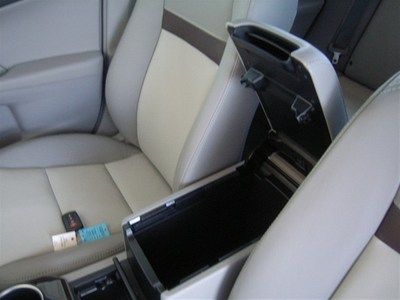 XLE V6 New 3.5L Bluetooth Radio: Display Audio w/Nav/Entune & JBL Safety Connect, image 35