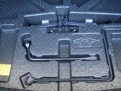 XLE V6 New 3.5L Bluetooth Radio: Display Audio w/Nav/Entune & JBL Safety Connect, image 44