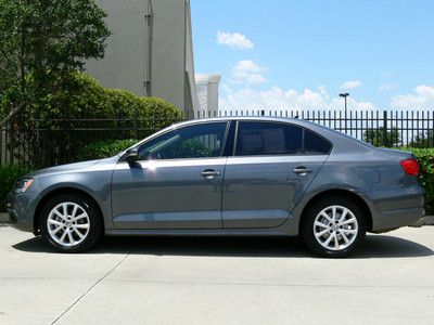 2011 jetta sedan 1tx owner clean carfaxheated seats cd player moon roof