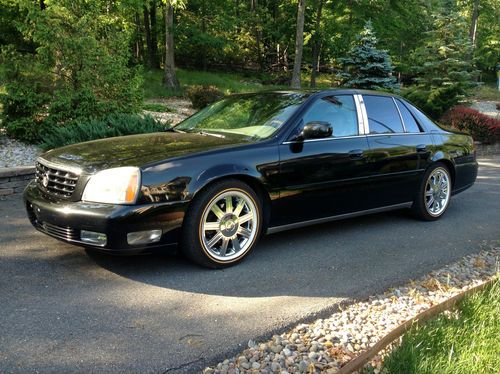 2004 cadillac dts deville    low miles,  excellent condition  **no reserve!**