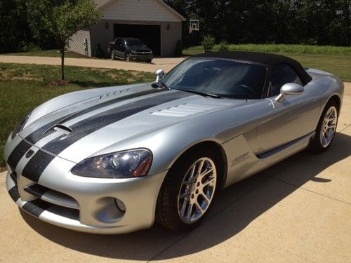 DODGE VIPER SRT CONVERTIBLE WITH RACING STRIPES, US $41,200.00, image 7