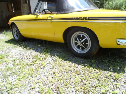 1967 mgb roadster ,strong runner, clean rust free car.