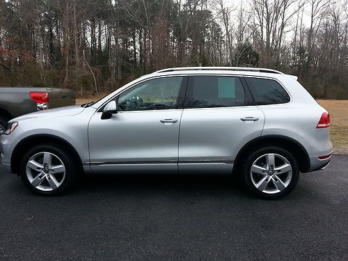 2011 volkswagen touareg tdi lux edition sport utility 4-door 3.0l