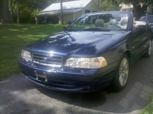 2004 volvo c70 base convertible 2-door 2.3l